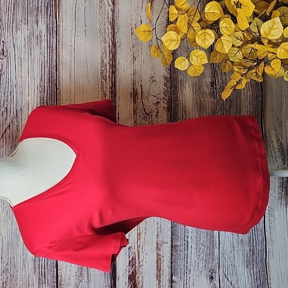 NEW CROFT & BARROW RED SHORT SLEEVE V NECK PULLOVER TEE